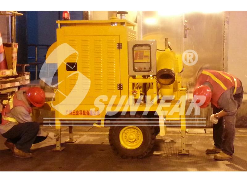 應(yīng)急救援排污泵車(chē)演練現(xiàn)場(chǎng)