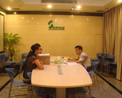 審核組專家對商務部、客戶服務部現(xiàn)場審核