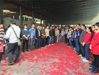 公司領(lǐng)導派發(fā)開門利是