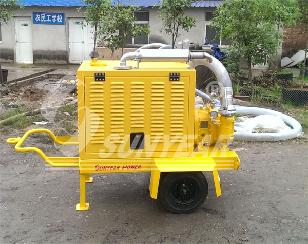 到達(dá)現(xiàn)場的手推式移動泵車