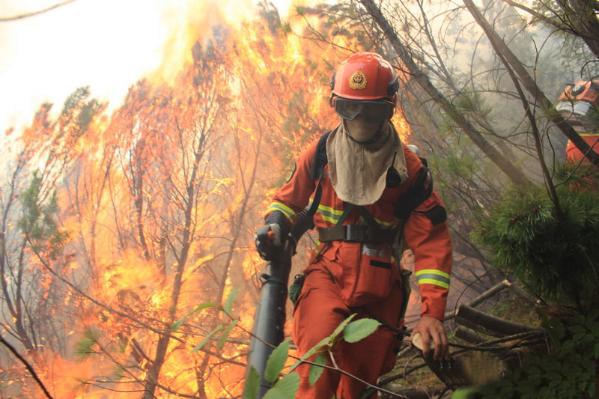 大興安嶺突發(fā)森林火災(zāi)，千余消防官兵緊急撲救